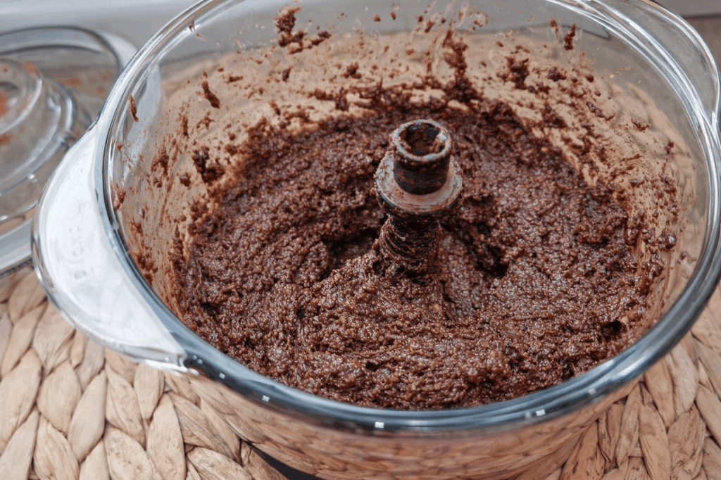 🍫 Шоколадов сладкиш с оризовки и банан (без печене)-Стъпка-8415